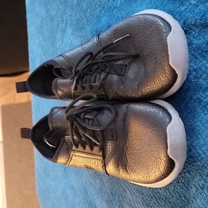 Black Nikes Size 8.5